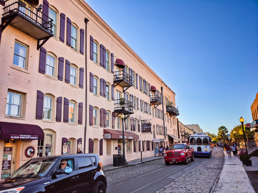 Olde Harbour Inn on River Street Savannah Georgia 1